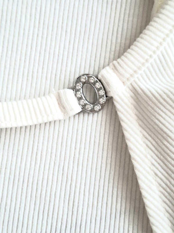 Törtfehér felső bordázott