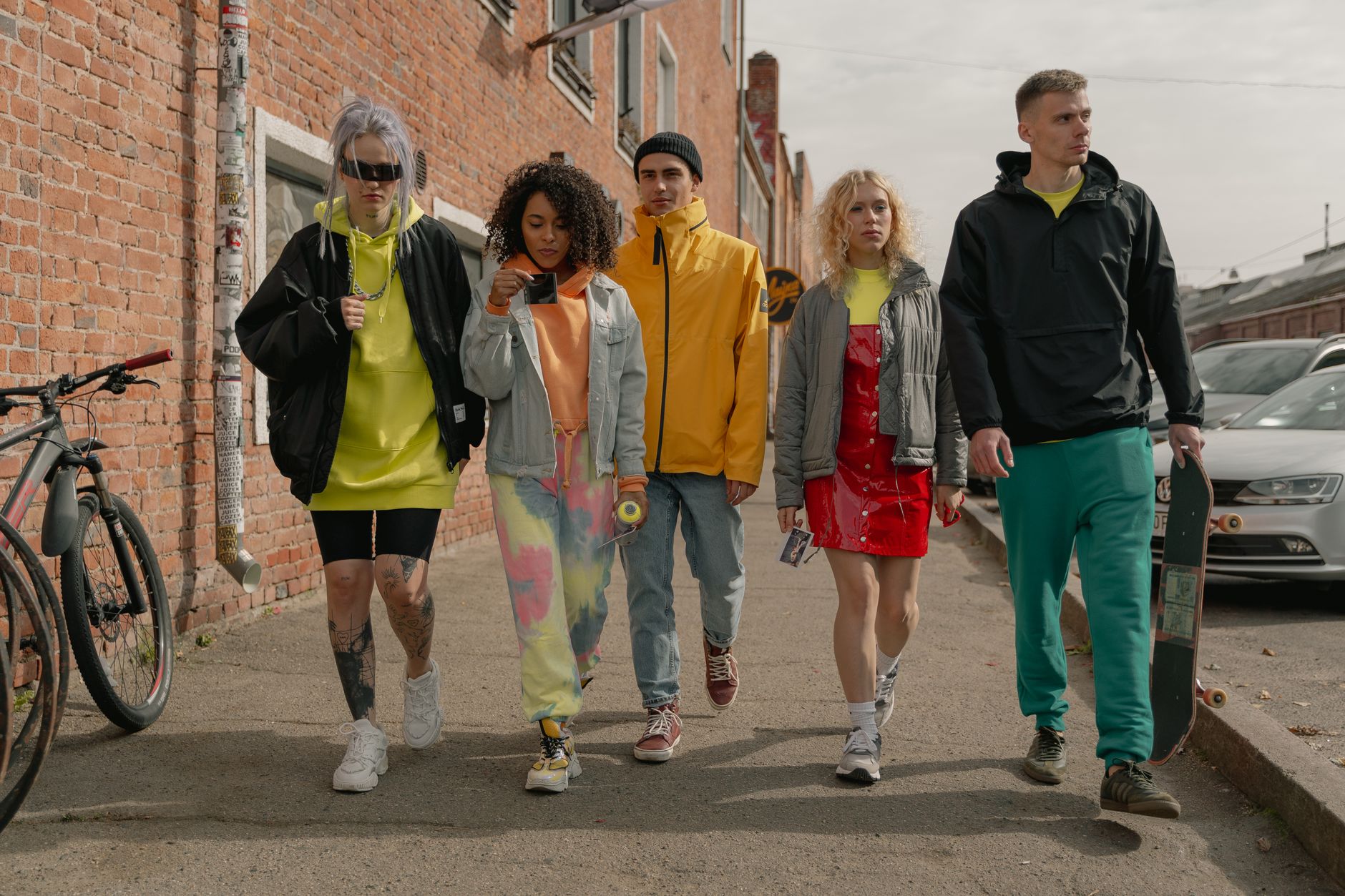 Őszi streetwear finomhangolva - így lesz kényelmesből stílusos hétköznapi szett